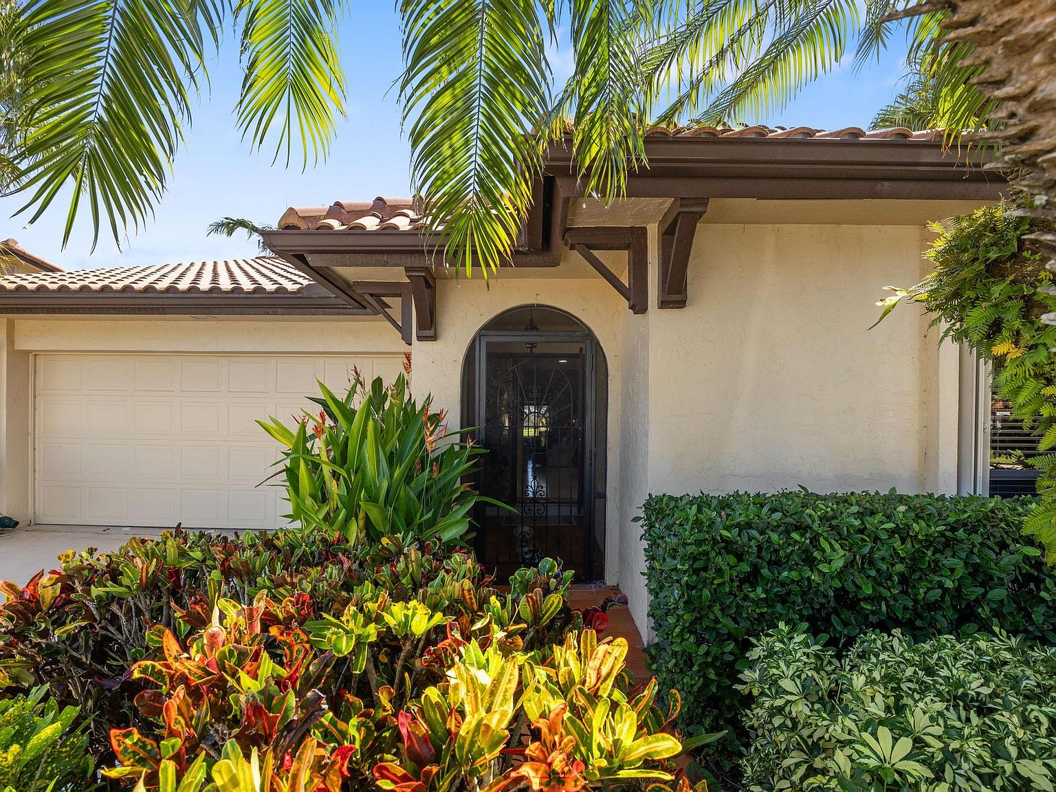 3532 SW Bobalink Way