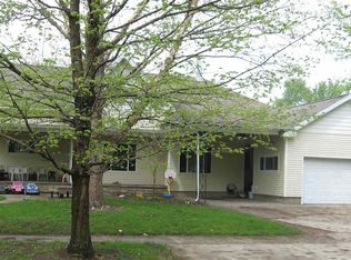 302 W 3rd St, Rochester, IN 46975