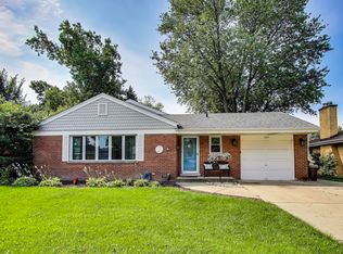 1109 W Pendleton Pl, Mount Prospect, IL 60056
