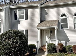 11 Appletree Ln, Greensboro, NC 27455