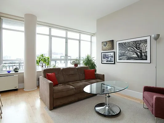 Sold by Sotheby's International Realty | media 14