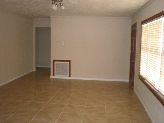 4th image of 3124 Avenue A