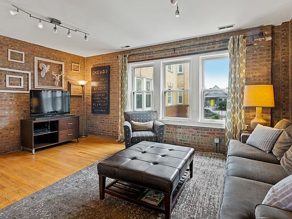 3rd image of 3042 W Diversey Ave APT 1N