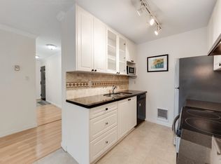 9847 Manchester Dr #109, Burnaby, BC V3N 4P4