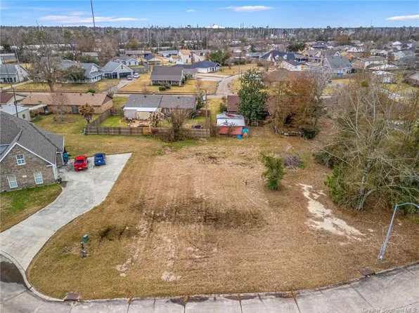 217 Nottoway St, Sulphur, LA 70663