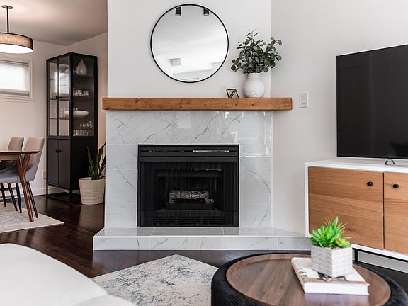 5th image of 3787 Pender St #213