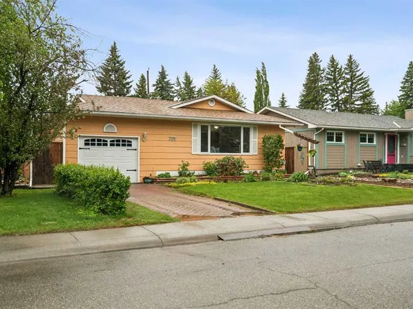 1403 S 104th Ave SW, Calgary, AB T2W 0A7