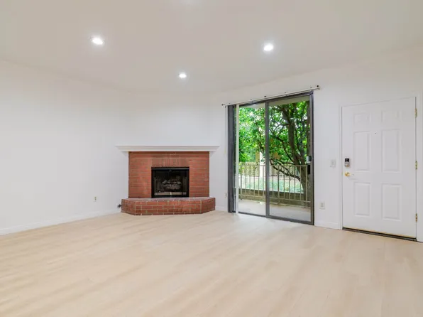 10229 Variel Ave Unit 22, Chatsworth, CA 91311