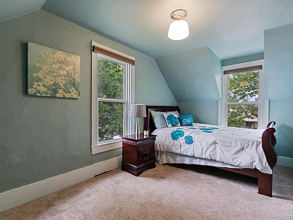 3rd image of 1465 W Byers Pl