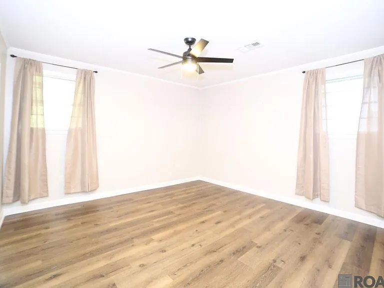 4821 Newell St — Photo 11