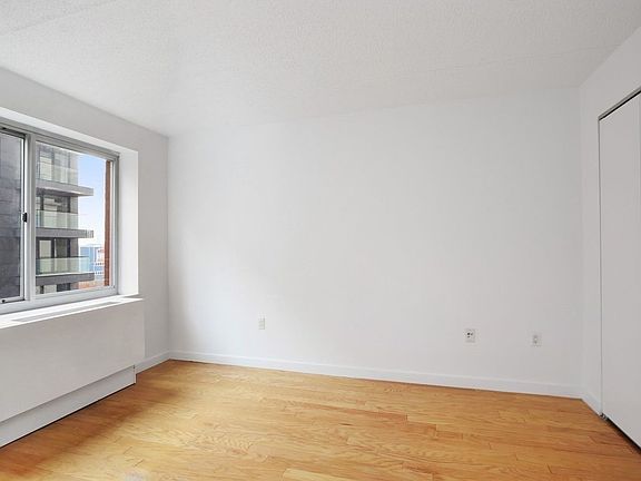 4th image of 555 W 23rd St APT N9d