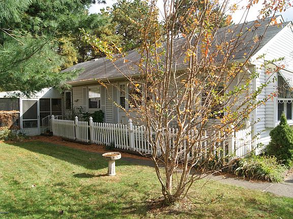 5th image of 4 Brooklane Ct #60