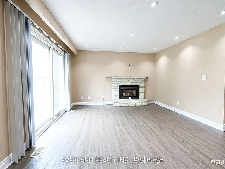 59 Brimorton Dr — Photo 15