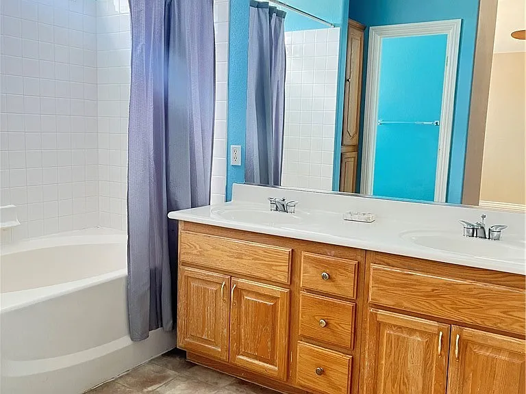 7709 Brilliant Forest St — Photo 11