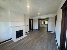 504 N Roosevelt Ave, Bloomington, IL