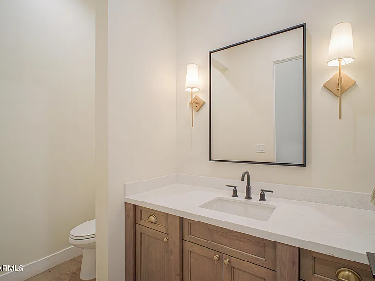 12424 E Victoria St — Photo 58