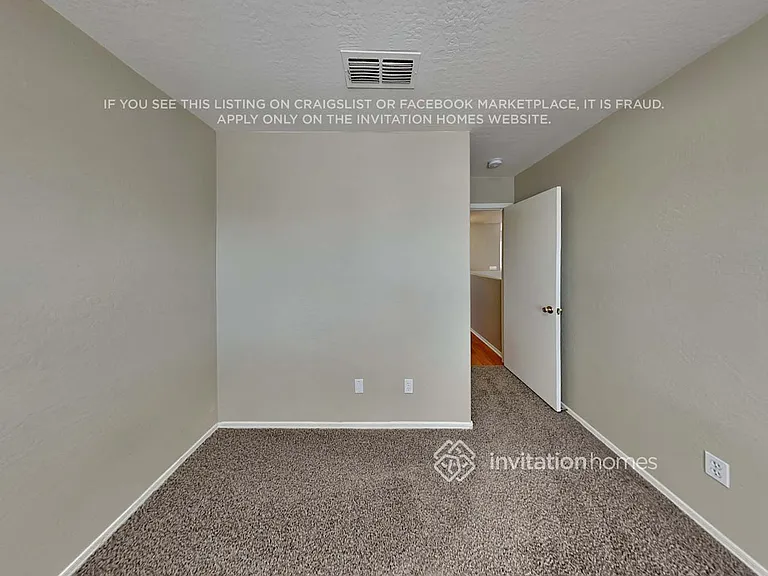 11821 W Laurel Ln — Photo 14