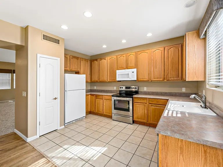 953 W Calle Carasol — Photo 13