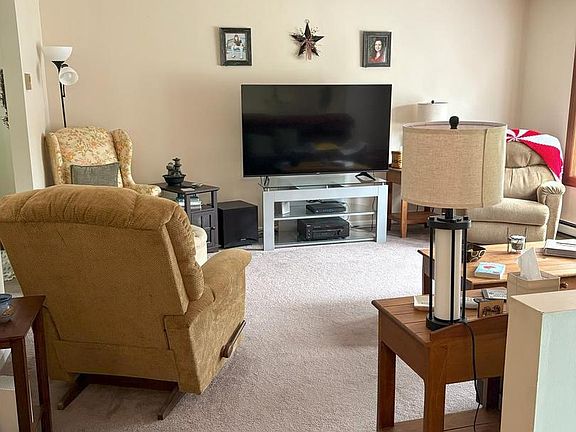 4th image of 1780 Sunnyhill Ln