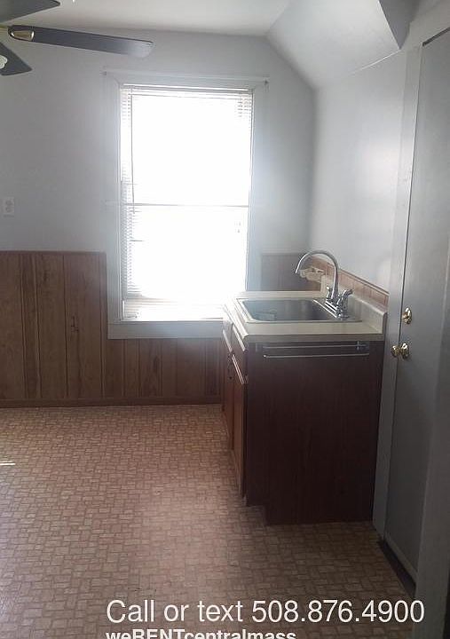 2nd image of 18 Maxwell St #3