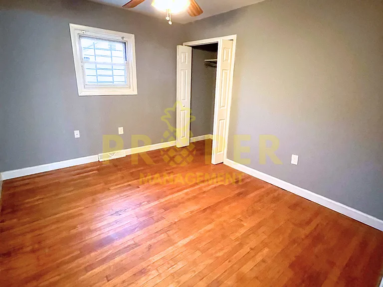 5107 Genesee Ave — Photo 4