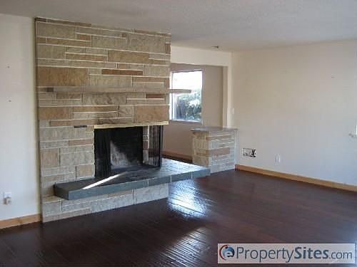 4th image of 5621 Yakima Ave