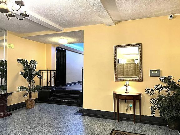 4th image of 83-83 118th St Unit 6K