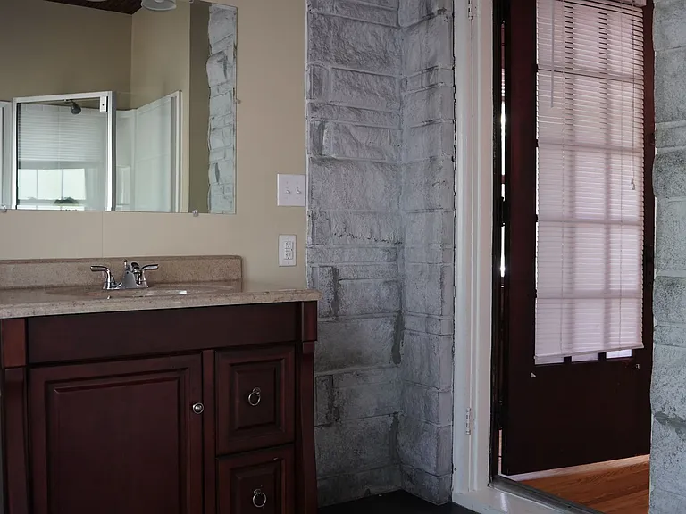 706 N Washington St — Photo 14