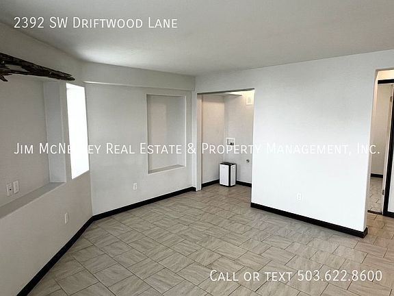 3rd image of 2392 SW Driftwood Ln