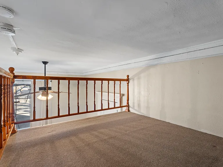 548 Chapel St #1F — Photo 11