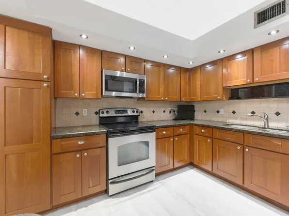 2808 N 46th Avenue #E450, Hollywood, FL 33021