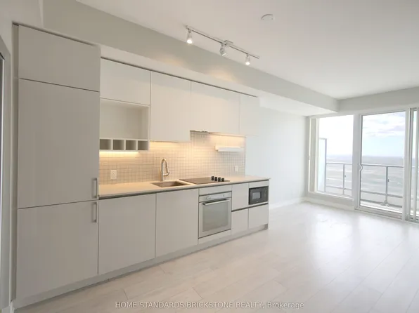 898 Portage Pkwy #6008, Vaughan, ON L4K 4Z4