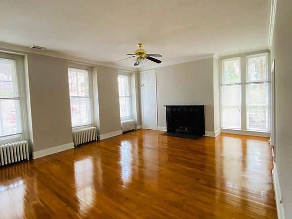 2nd image of 162 Main St APT 1
