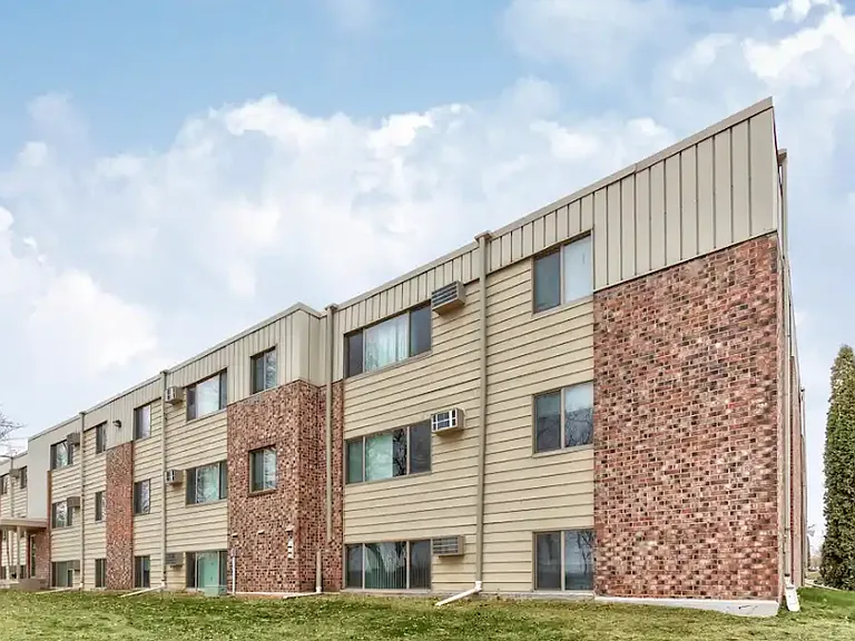 Foot Lake Apartments — Photo 1