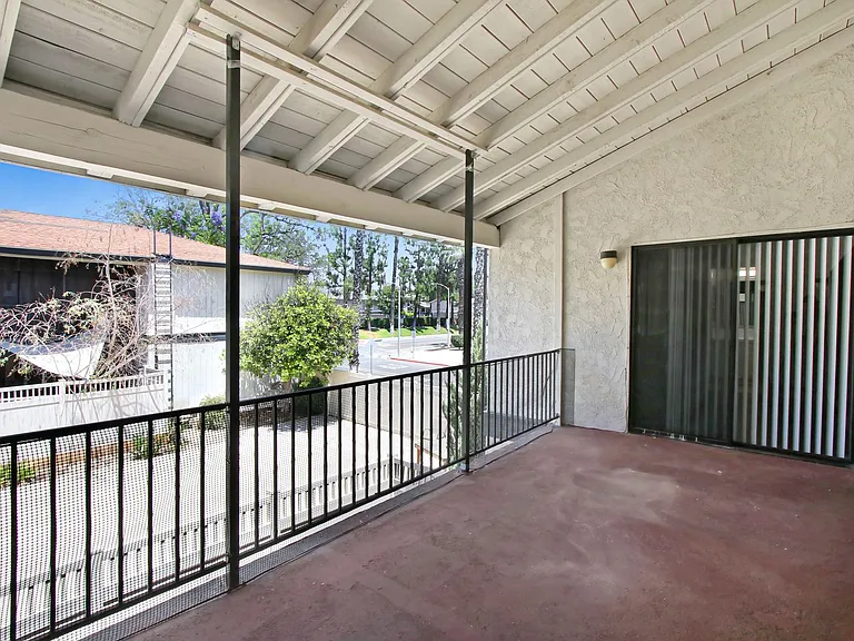 Palm Riverside — Photo 10