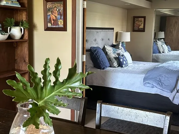 (undisclosed Address), Kailua, HI 96734