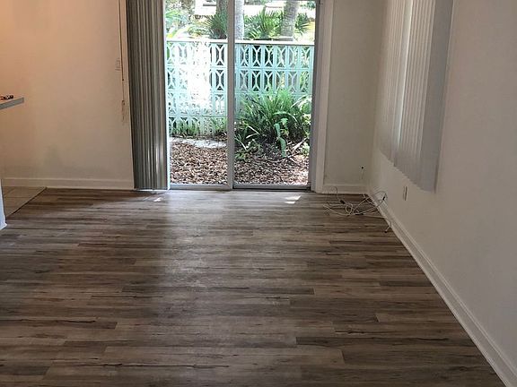4th image of 4040 NW 19th Pl