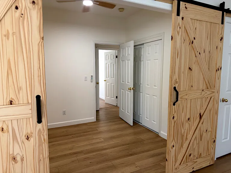 2117 Devonshire Dr — Photo 4