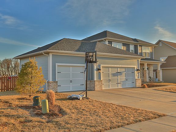 2nd image of 1423 Gambier Terrace Ct