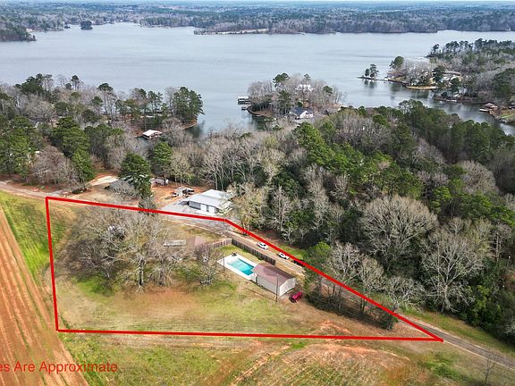 2nd image of 95 Hickory Hill Rd