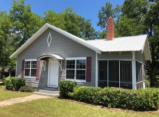 201 Grady Ave N, Douglas, GA 31533