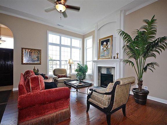 2nd image of 6683 Beekman Pl Suite C