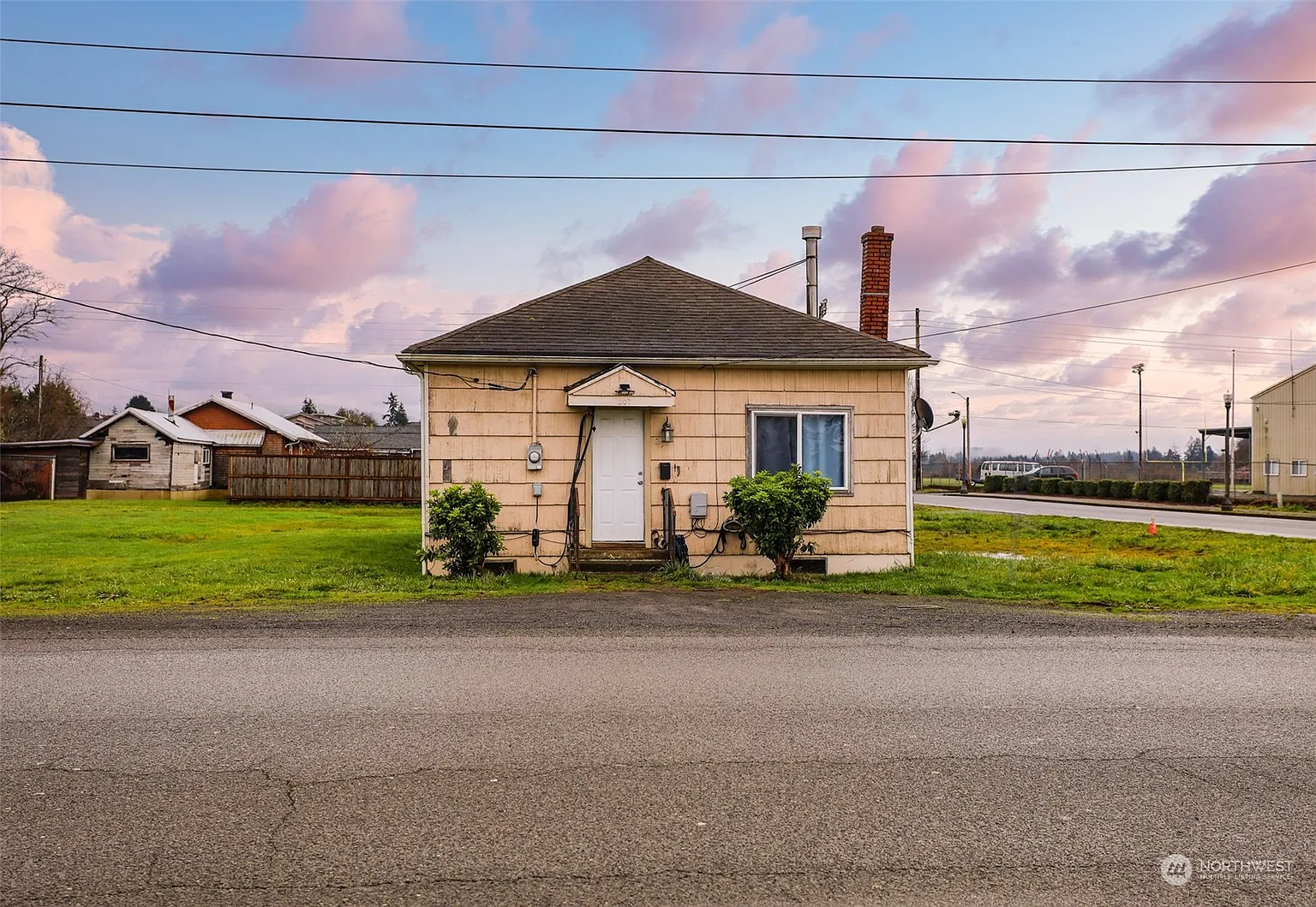 207 7th Street photo 1
