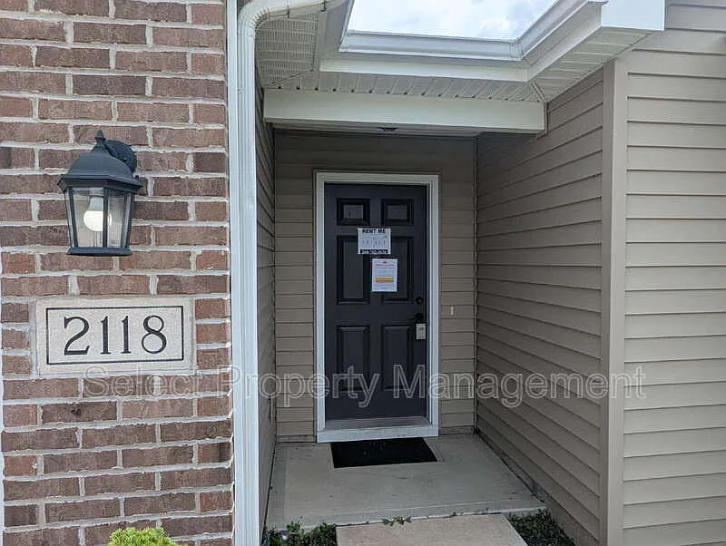 3 bed, 2.0 bath, 1386 sqft, $1,649 — Photo 2