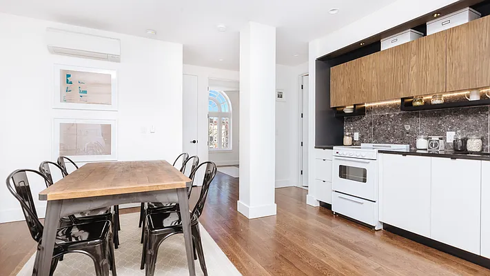 Rented by Nooklyn NYC LLC | media 45