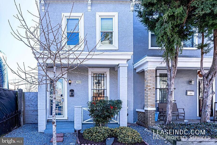 1st image of 709 16th St NE