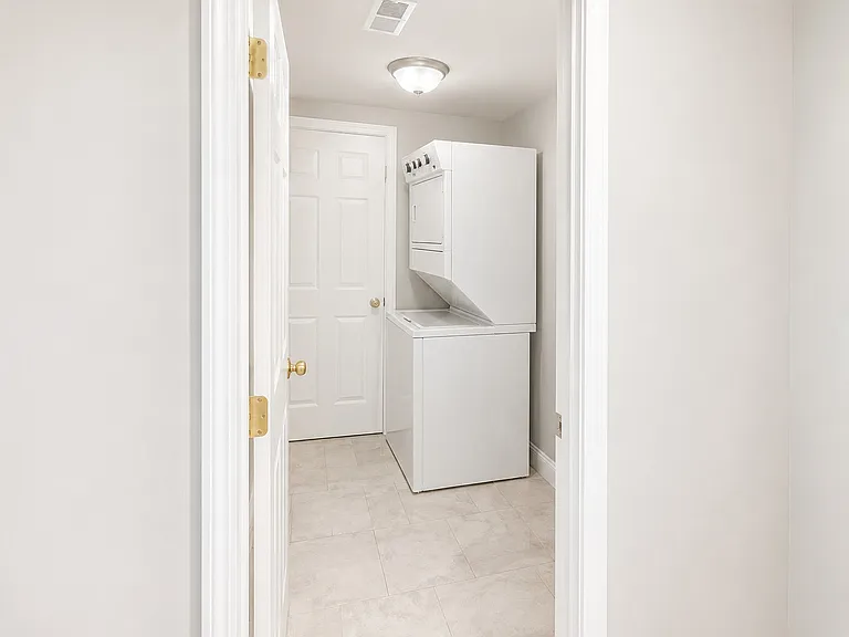 5-9 McCabe Ct — Photo 14