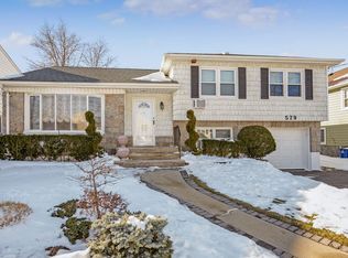 579 Church Ave, Woodmere, NY 11598