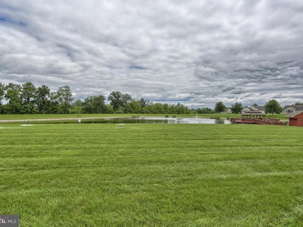 37 Arbor Dr, Myerstown, PA 17067