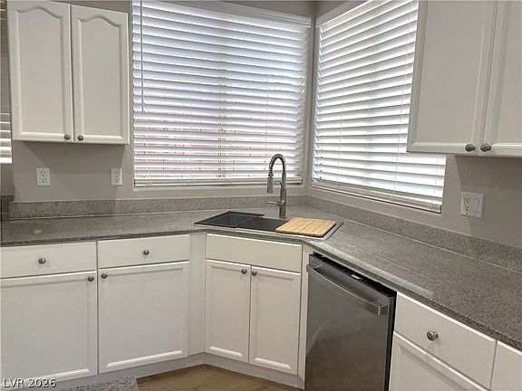 5th image of 6811 Rose Mallow St